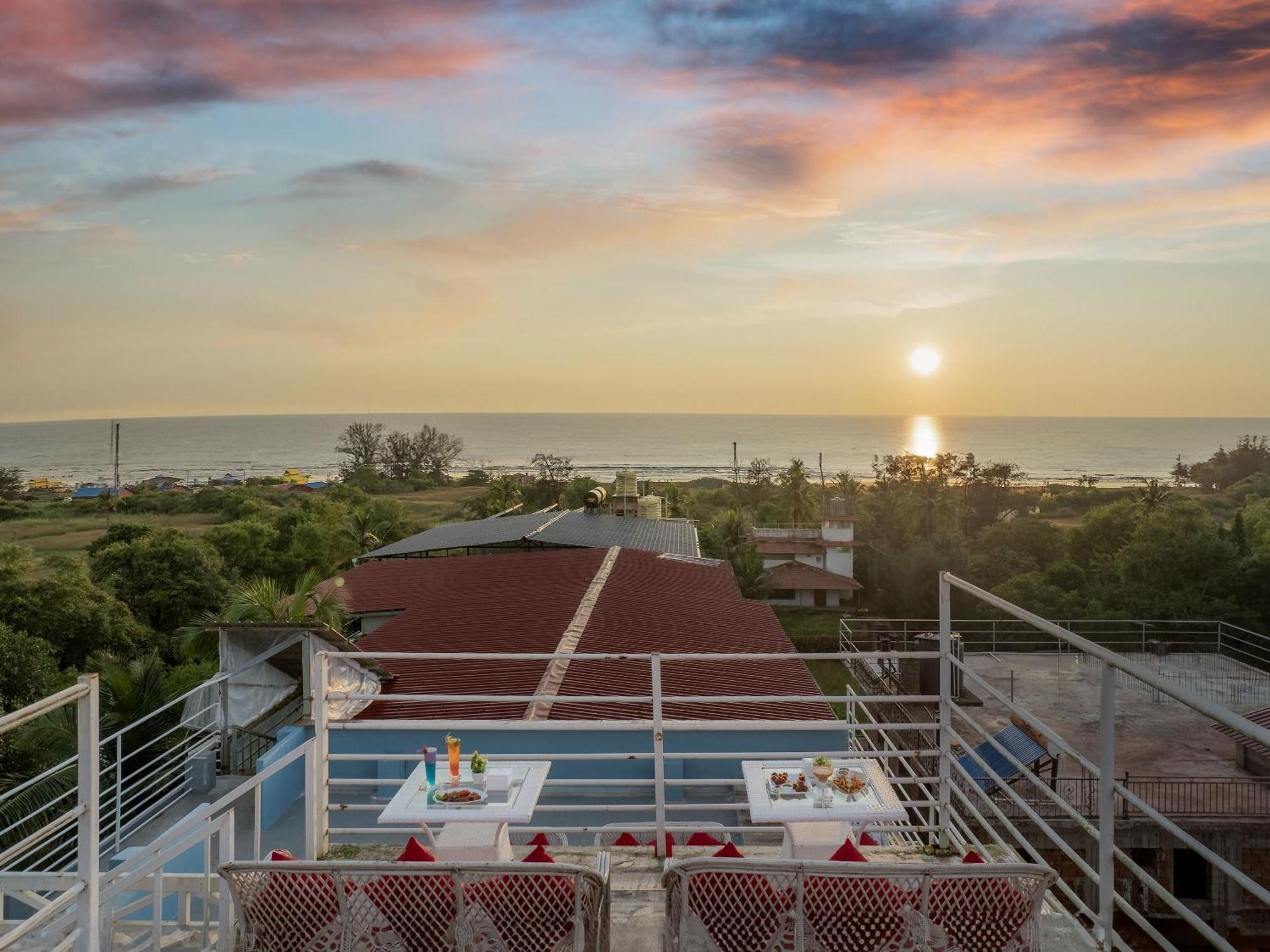 Hotel Echor Samara Morjim Goa Sea View Restro Exterior foto